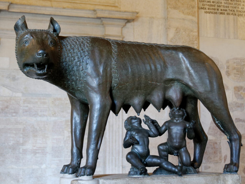 Wilczyca karmiąca Romulusa i Remusa